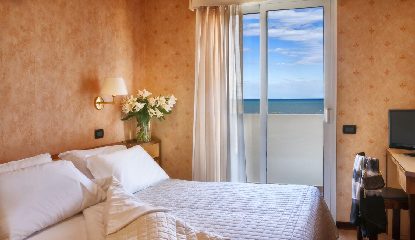 Litoraneo Suite Hotel Римини Екстериор снимка